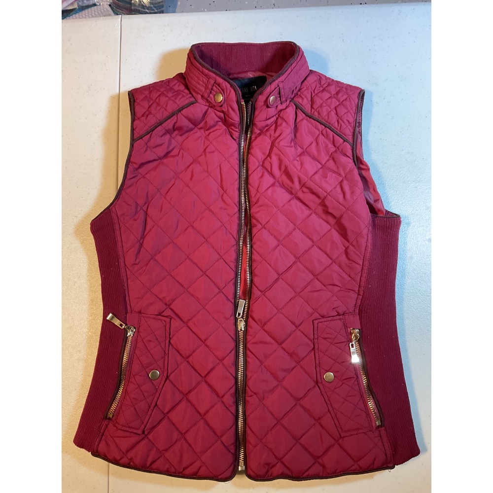Active USA Quilted Puffer Vest Burgundy Ribbed Sides Sleeveless Jacket Small